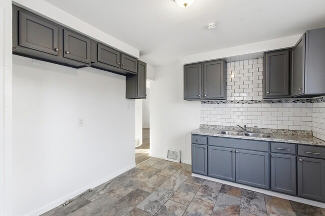 Photo - 9614 Schaefer Hwy