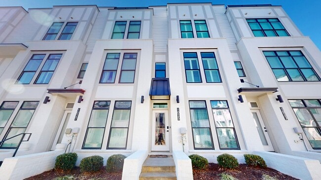 Building Photo - 1025 Wesley Terrace Ave