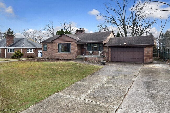 Photo - 21775 Hillsdale Ave