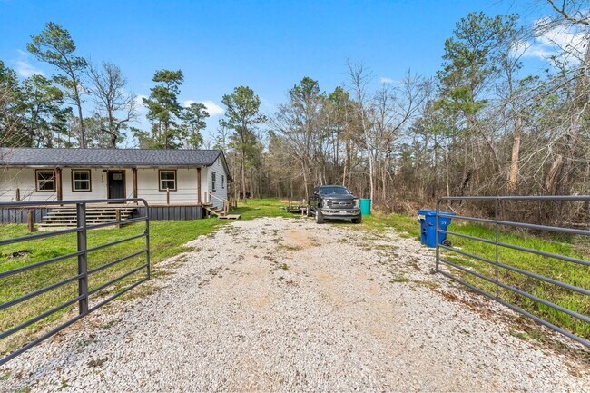 Photo - 218 Hall Dr S