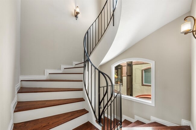 Photo - 6524 Calder St