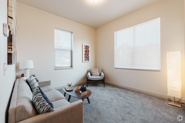1BR, 1BA - 600SF - Living Room