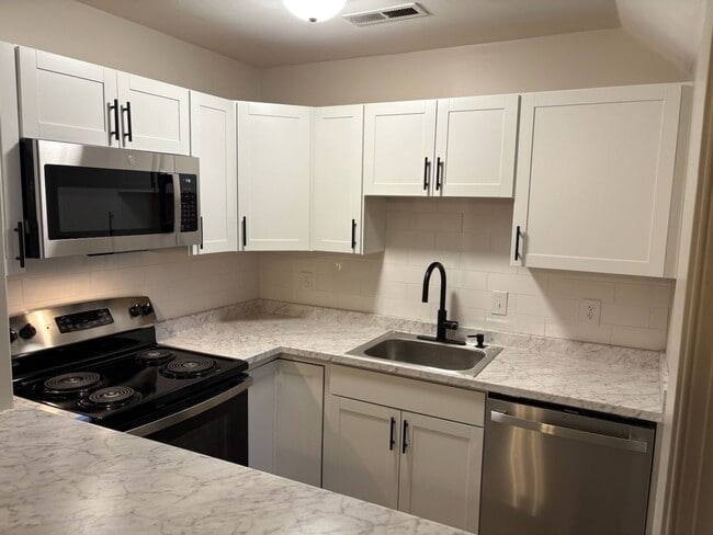 Photo - 1362 Bradley Dr