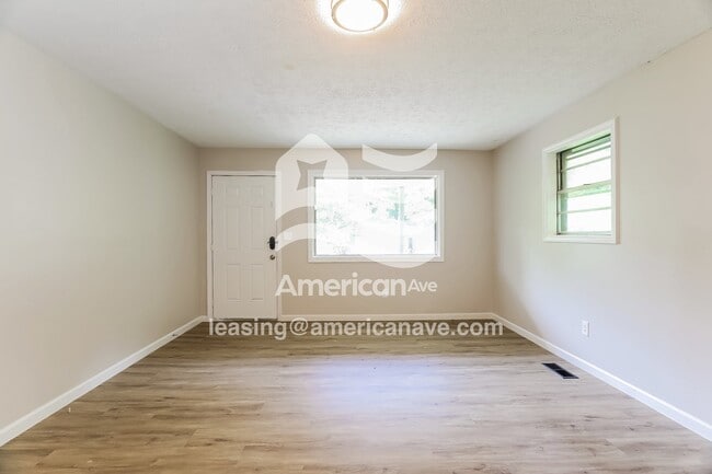 Photo - 1453 Park Ave