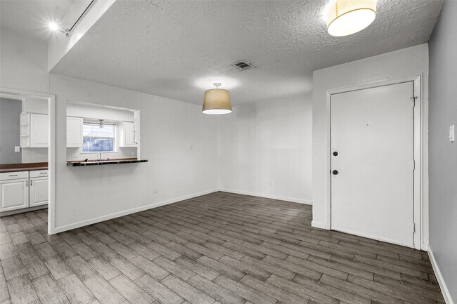 Photo - 9 Birchcane Dr