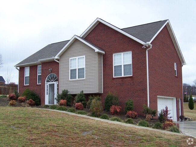 Building Photo - Charming Mountain Retreat in Seymour, TN! Rental