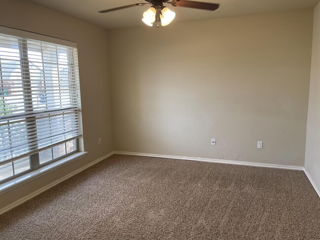 Photo - 2609 NW 182nd St