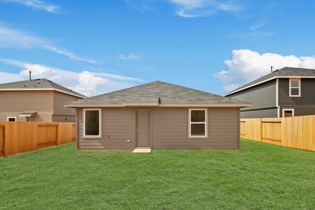 Photo - 40830 Hawthorne Glades St