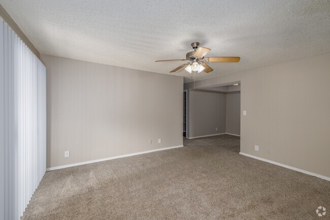 C1 2BR, 2BA - 950SF - Living Area