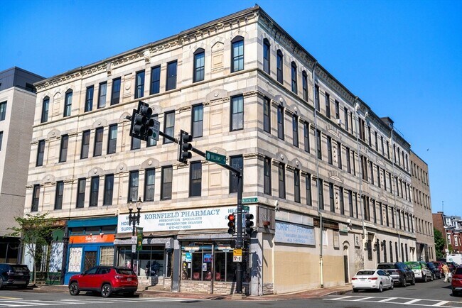 Building Photo - 10 Williams St Unit 23 Rental