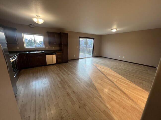 Photo - 3314 8th St W