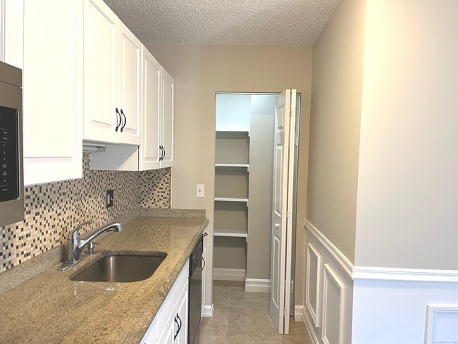 Photo - 585 Park Rd Unit 11-2