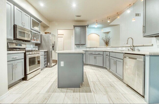 7618 Blossommist Ln