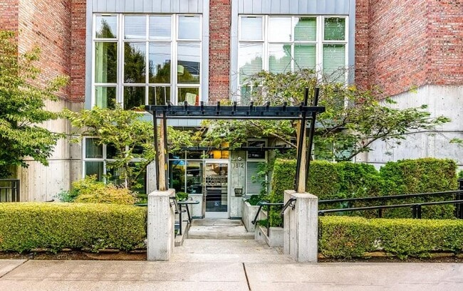 Building Photo - 1 bedroom in Seattle WA 98122 Unit 103