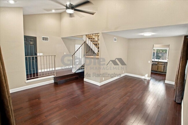21748 Grovepark Dr