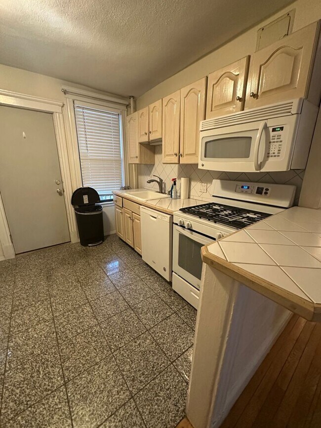 ALL/BRI Stylish & Cozy 2-bed w/H & HW + Pa... - ALL/BRI Stylish & Cozy 2-bed w/H & HW + Pa... Rental