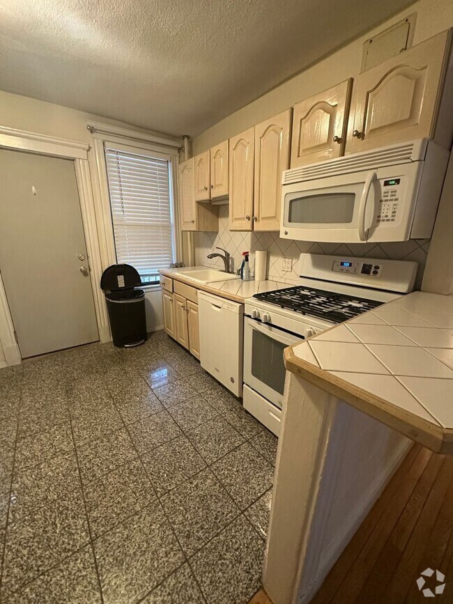 Building Photo - ALL/BRI Stylish & Cozy 2-bed w/H & HW + Pa... Rental