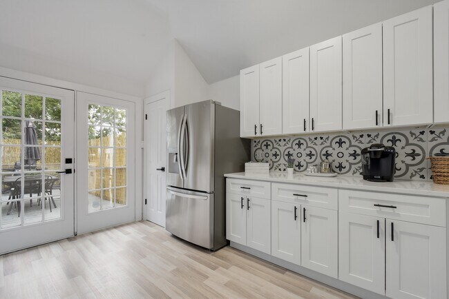 Photo - 5225 Walnut Grove Ct