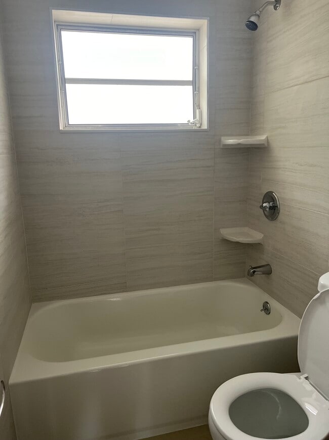 Bathroom - 5010 SW 26th Ave Unit 2