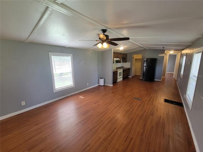 Photo - 40539 Enterprise Rd