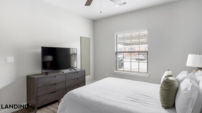 Photo - 8200 Clarksprings Dr Unidad 5003