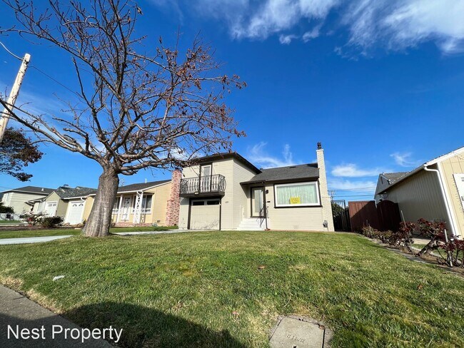 2 br, 1 bath House - 109 Fairway Dr. - 2 br, 1 bath House - 109 Fairway Dr.