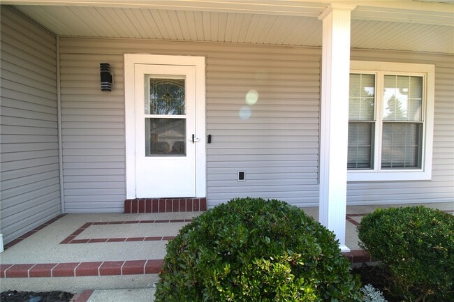 Photo - 912 Oakwood Farms Ln