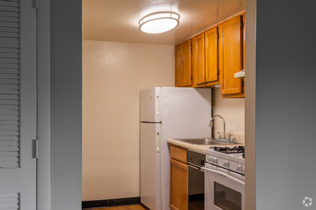 Rollingwood Apartments