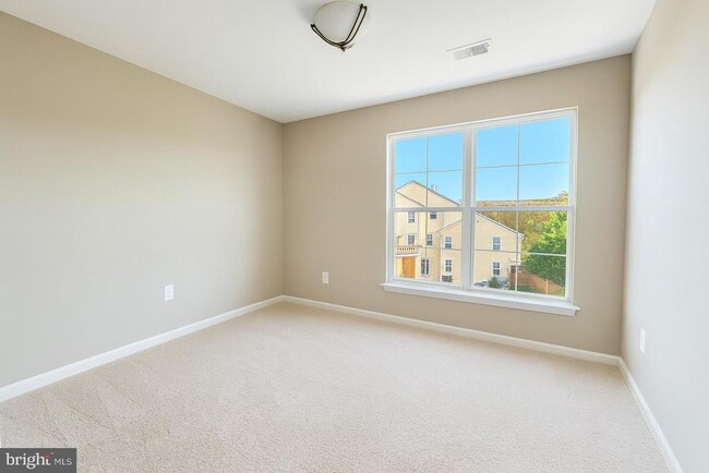 Photo - 44180 Shady Glen Terrace