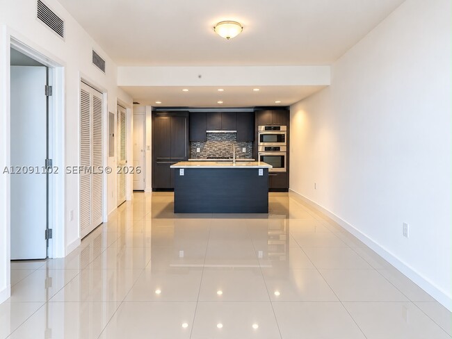 Building Photo - 7661 NW 107th Ave Unit 409