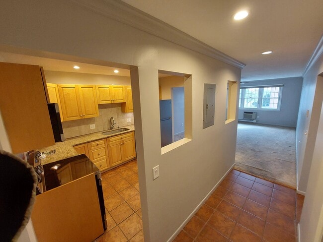 Building Photo - 181 Melba St Unit 321