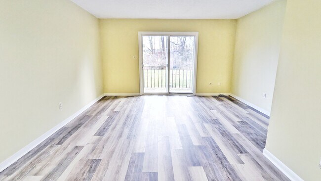 Photo - 534 E Graham Pl