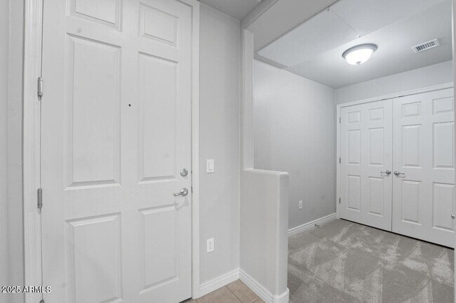 Building Photo - 5450 E Deer Valley Dr Unit 3213 Rental
