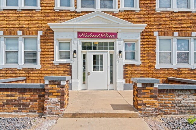 Photo - 527 E Walnut St Unit 203