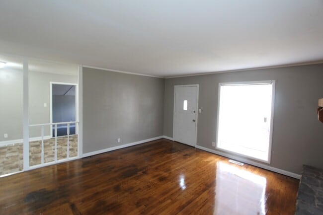 Photo - New On The Market! 3 Bedroom 1 Bath + Lar...