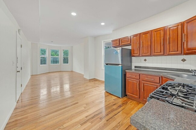 Photo - 101 Hedden Terrace Unit Apt 2