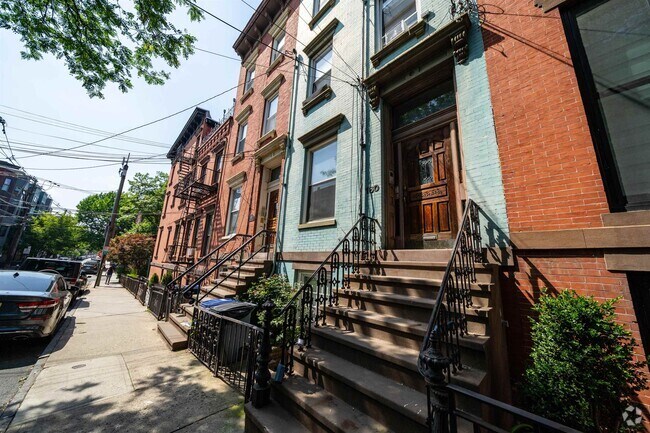 Building Photo - 160 2nd St Unit 2 Rental