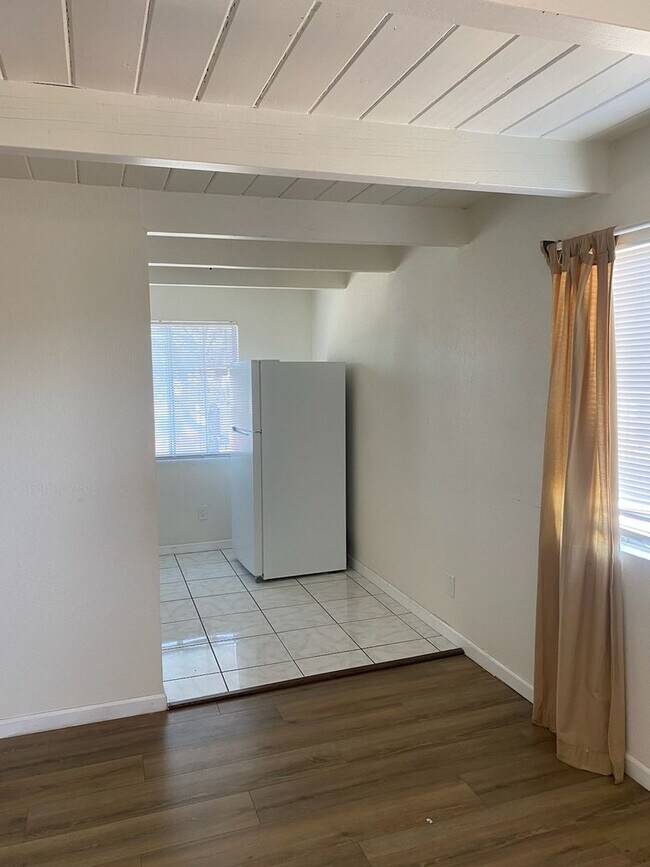 Photo - 2 Bedroom 1 Bath Upstairs Unit in Richmond... Unit 252 South 3rd St.