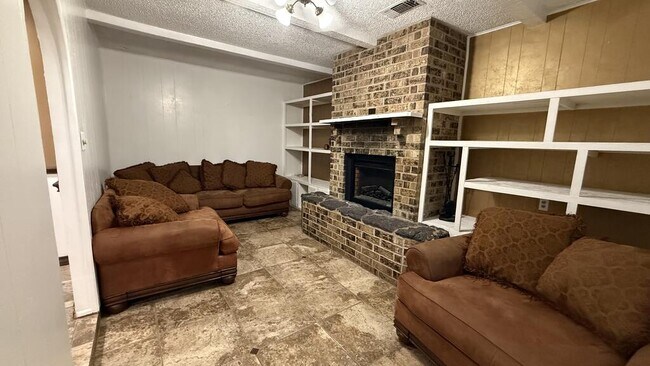 Photo - 1840 E 49th St