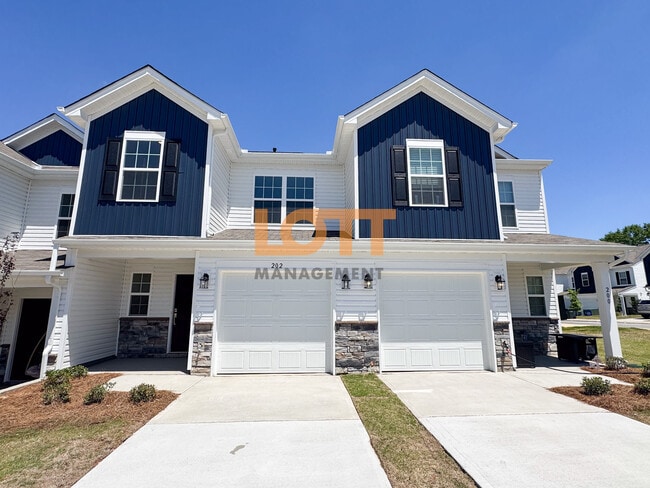 Photo - 202 Hunthill Rd
