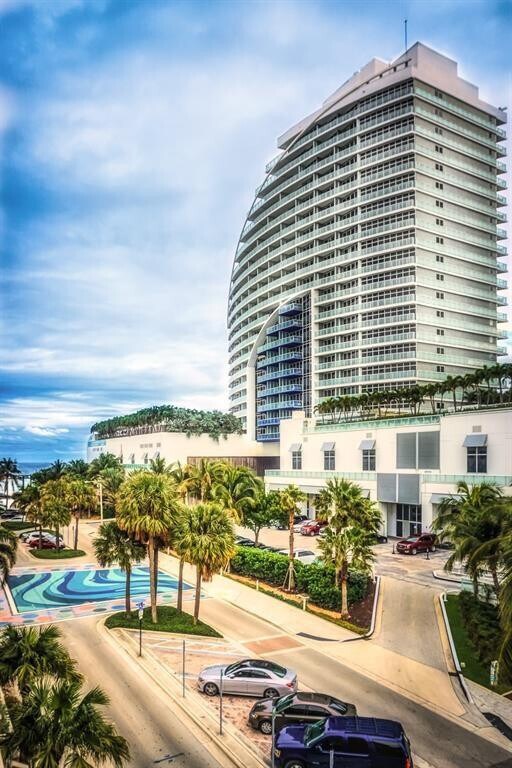 Photo - 3035 Riomar St