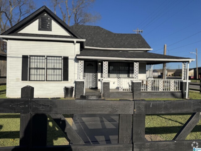 Building Photo - 501 5th St N Rental