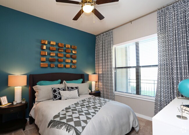 1BD,1BA_ 700 SF
