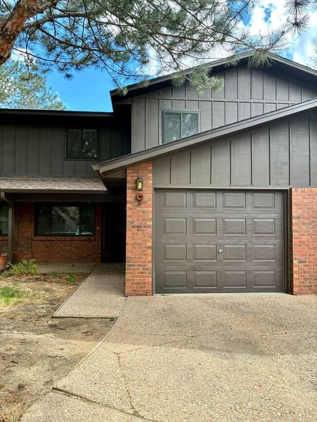Building Photo - 3 Bedroom, 2 Bathroom Townhome in Lakemont Subdivision of Greeley