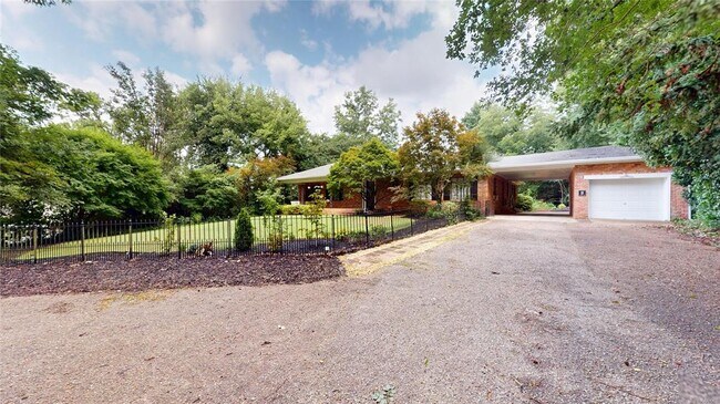 3 Knob Hill Rd