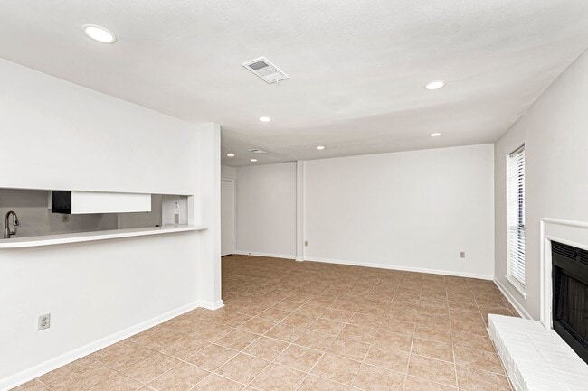 Photo - 3 Bedroom in the Hospital District