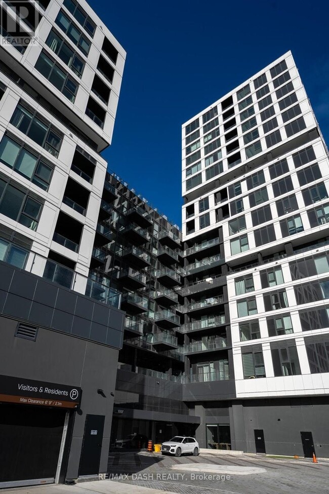 Photo - 1007 The Queensway Unité 812