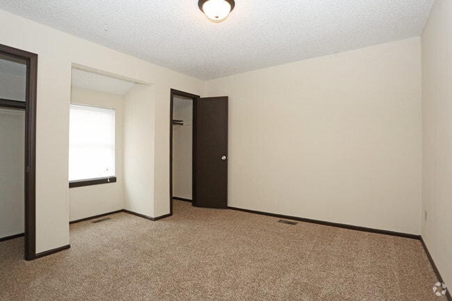3BR, 2.5BA - 1500 SF