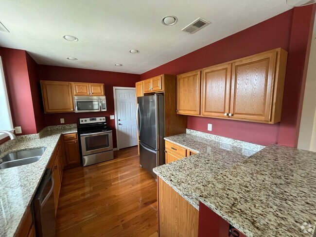 Building Photo - 1258 Illinois Ave Unit 4 Rental