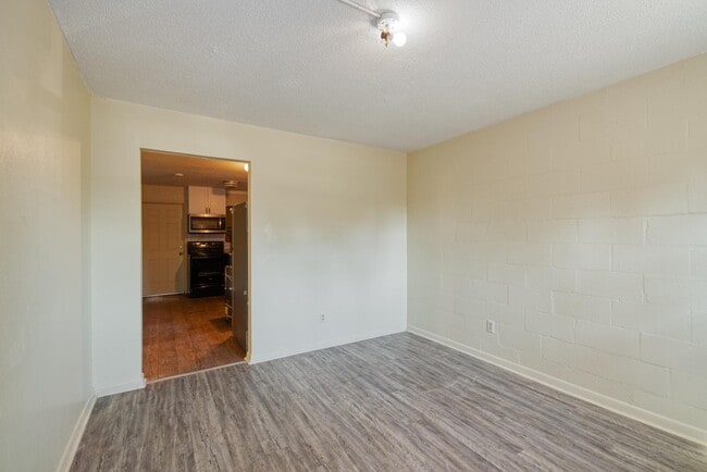 Photo - 1420 Melvin St